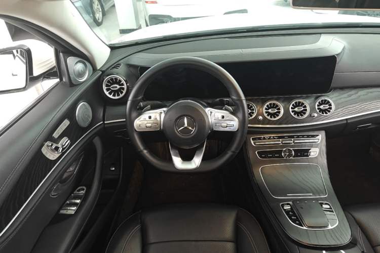 Used Mercedes-Benz E-Class 2019 E 300 L Sporty and Stylish Model Steering Wheel