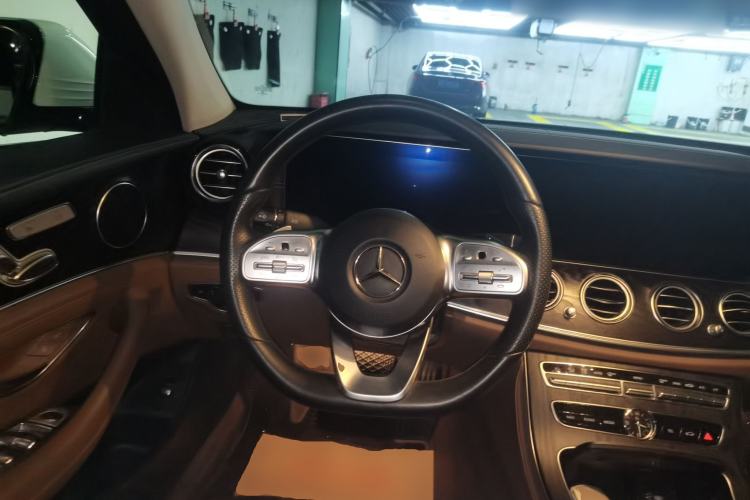 Used Mercedes-Benz E-Class 2019 E 260 L Sport 4MATIC Steering Wheel