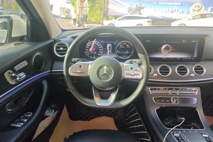 Used Mercedes-Benz E-Class 2019 Restyled E 300 L Sporty and Stylish Edition Steering Wheel