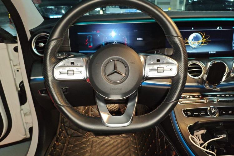 Used Mercedes-Benz E-Class 2019 Restyled E 300 L Sport Luxury Edition Steering Wheel