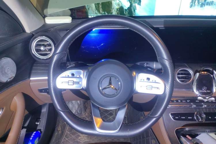 Used Mercedes-Benz E-Class 2019 Facelifted E 300 L Stylish Version Steering Wheel