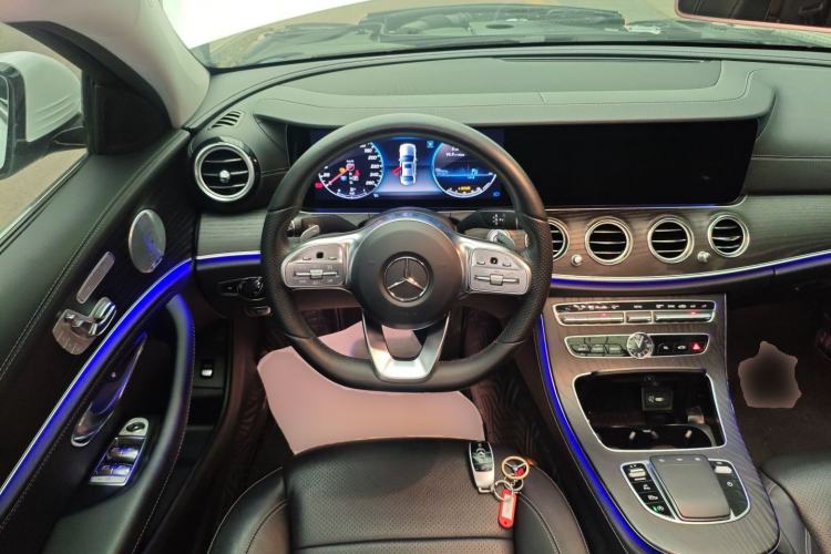 Used Mercedes-Benz E-Class 2019 Restyled E 300 L Sporty and Stylish Edition Steering Wheel