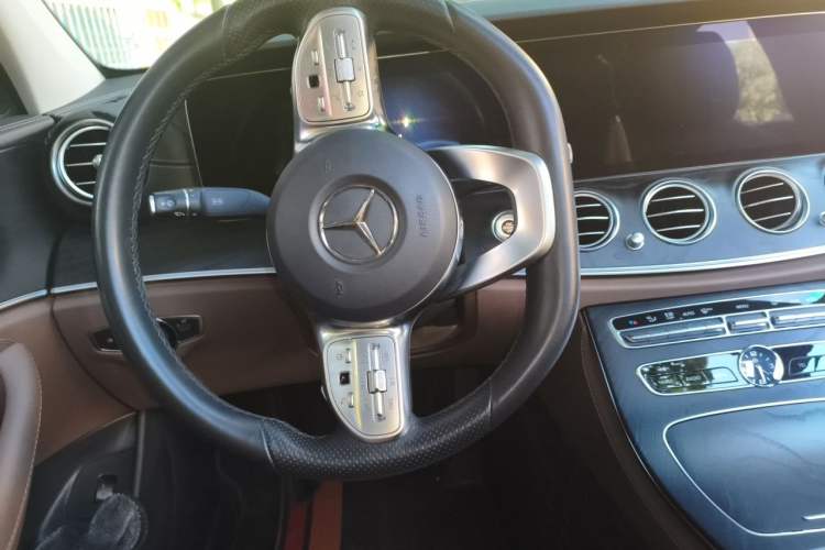 Used Mercedes-Benz E-Class 2019 E 200 L Sport Edition Steering Wheel