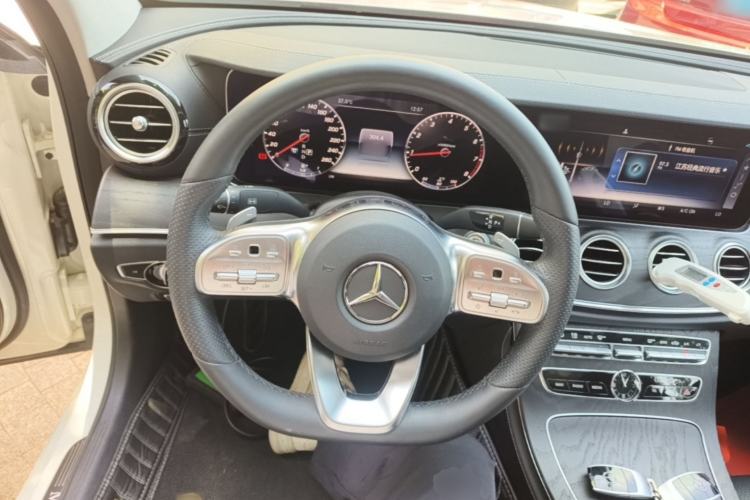 Used Mercedes-Benz E-Class 2019 Restyled E 300 L Sport Luxury Edition Steering Wheel