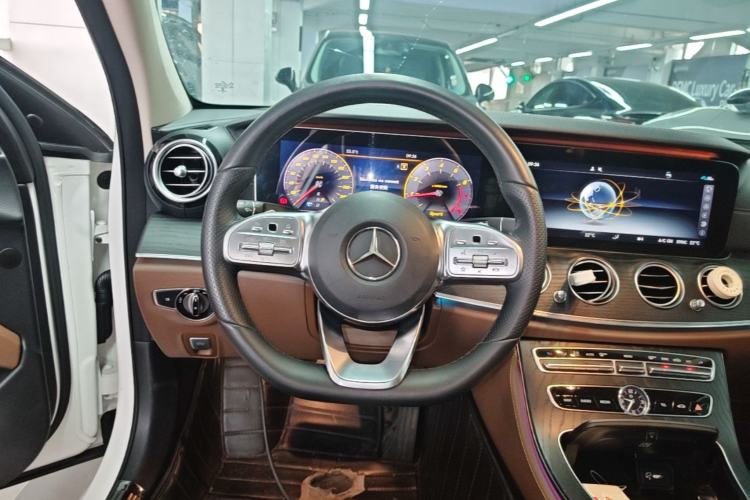 Used Mercedes-Benz E-Class 2019 Restyled E 300 L Sport Luxury Edition Steering Wheel