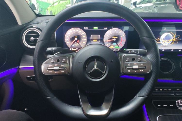 Used Mercedes-Benz E-Class 2019 E 260 L Sport 4MATIC Steering Wheel
