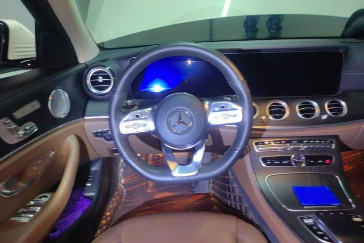 Used Mercedes-Benz E-Class 2019 Restyled E 300 L Sport Luxury Edition Steering Wheel
