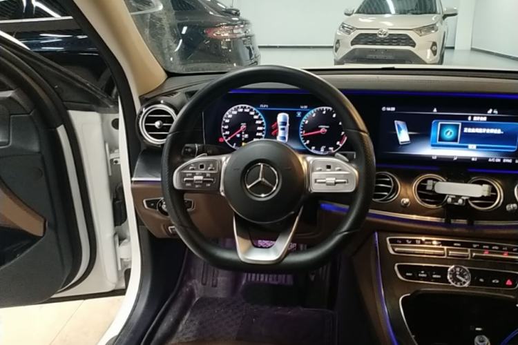 Used Mercedes-Benz E-Class 2019 E 200 L Sport Edition Steering Wheel