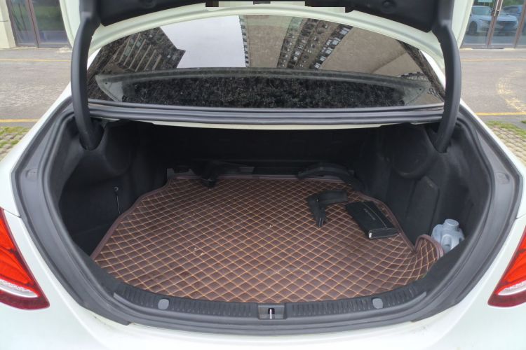 Used Mercedes-Benz E-Class 2019 E 300 L Sporty and Stylish Model Trunk