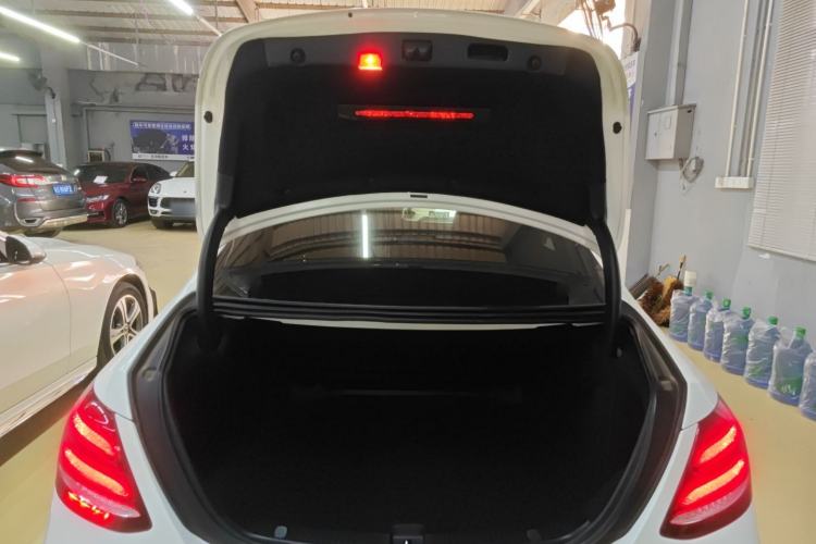 Used Mercedes-Benz E-Class 2019 E 200 L Sport Edition Trunk