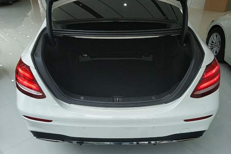 Used Mercedes-Benz E-Class 2019 E 200 L Sport Edition Trunk