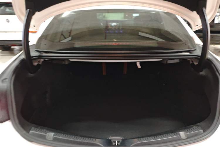 Used Mercedes-Benz E-Class 2019 E 200 Coupe Trunk