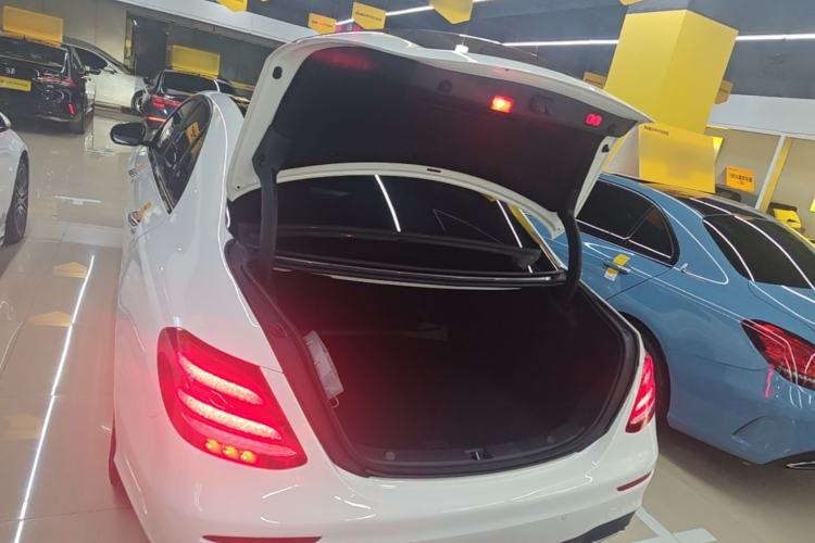 Used Mercedes-Benz E-Class 2019 E 260 Sport Edition Trunk