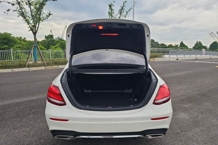 Used Mercedes-Benz E-Class 2019 Restyled E 300 L Sporty and Stylish Edition Trunk