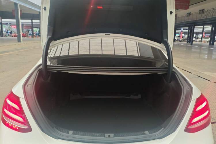 Used Mercedes-Benz E-Class 2019 Restyled E 300 L Sporty and Stylish Edition Trunk
