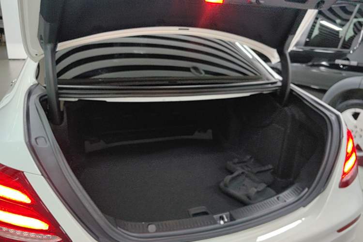 Used Mercedes-Benz E-Class 2019 Restyled E 300 L Sporty and Stylish Edition Trunk