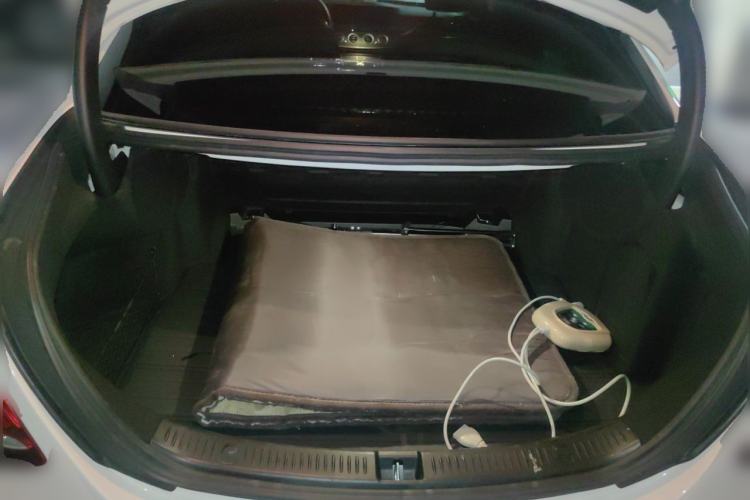 Used Mercedes-Benz E-Class 2019 E 200 L Sport 4MATIC Trunk
