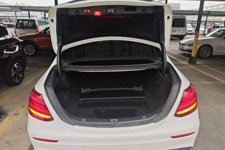 Used Mercedes-Benz E-Class 2019 E 200 L Sport Edition Trunk