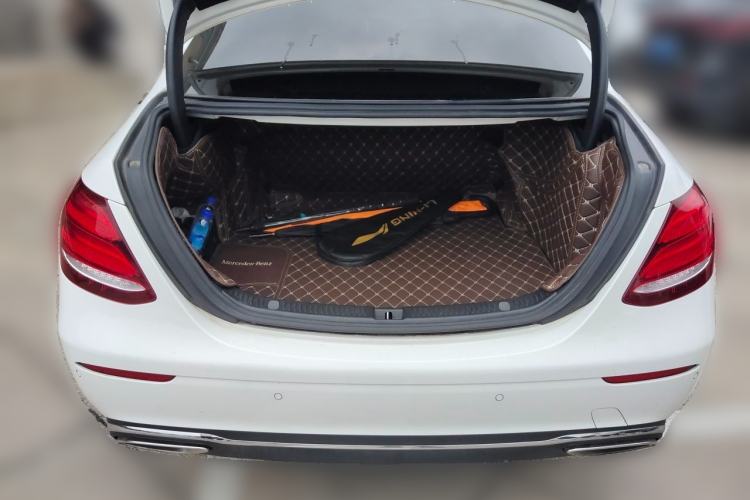 Used Mercedes-Benz E-Class 2019 E 200 L Trunk