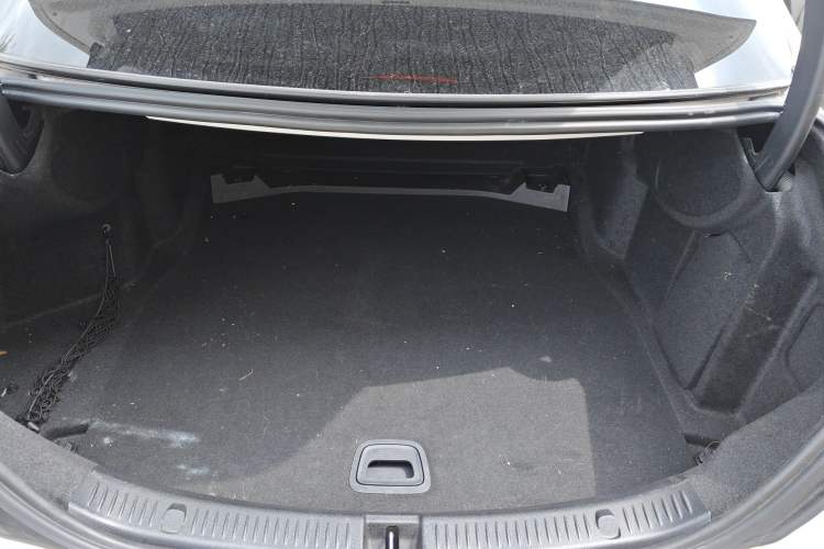 Used Mercedes-Benz E-Class 2019 Restyled E 300 L Sporty and Stylish Edition Trunk