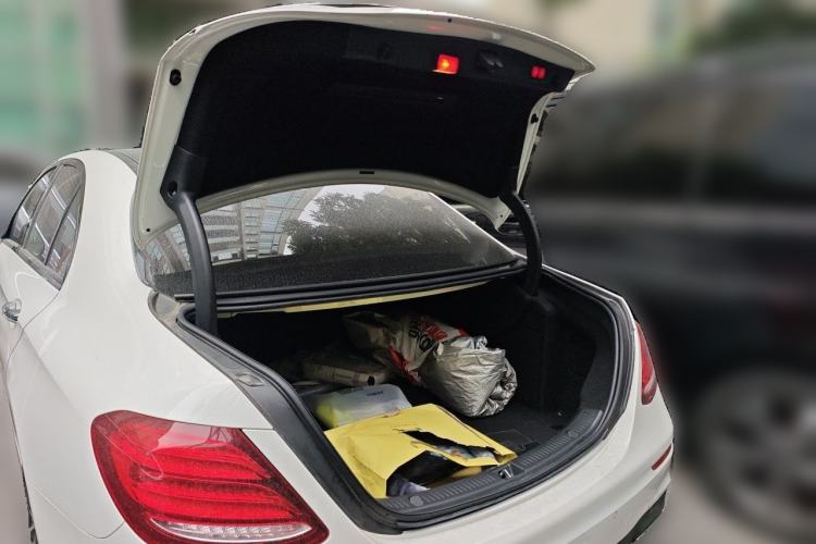 Used Mercedes-Benz E-Class 2019 E 260 Sport Edition Trunk