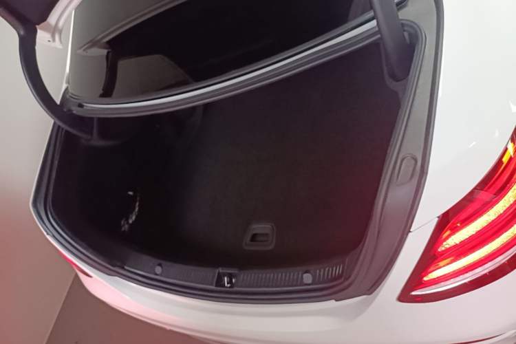 Used Mercedes-Benz E-Class 2019 E 260 L Sport Edition Trunk