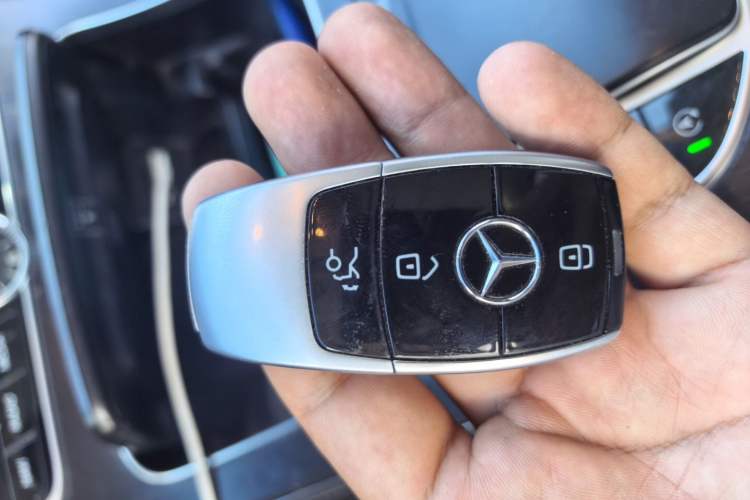 Used Mercedes-Benz E-Class 2019 E 300 L Sport Luxury Edition Vehicle Key