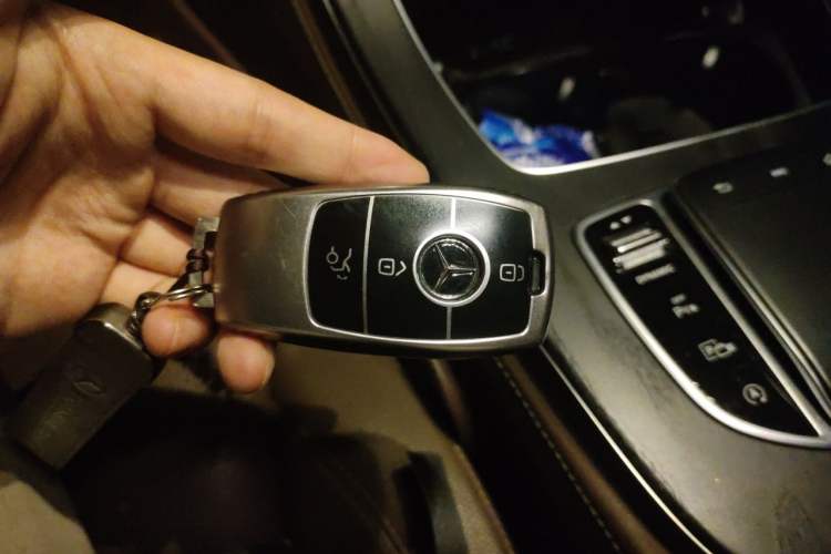 Used Mercedes-Benz E-Class 2019 Restyled E 300 L Sporty and Stylish Edition Vehicle Key