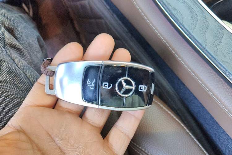 Used Mercedes-Benz E-Class  Vehicle Key