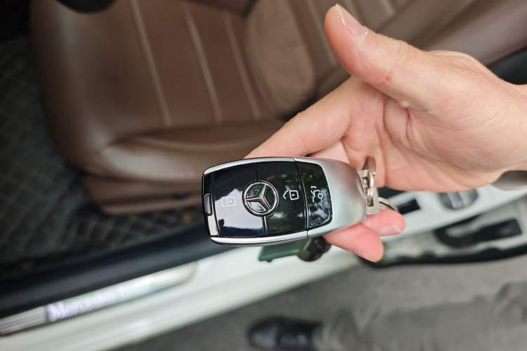 Used Mercedes-Benz E-Class 2019 E 300 L Sport Luxury Edition Vehicle Key
