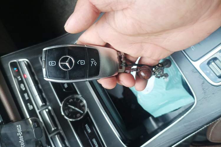 Used Mercedes-Benz E-Class 2019 E 260 L Sport Edition Vehicle Key