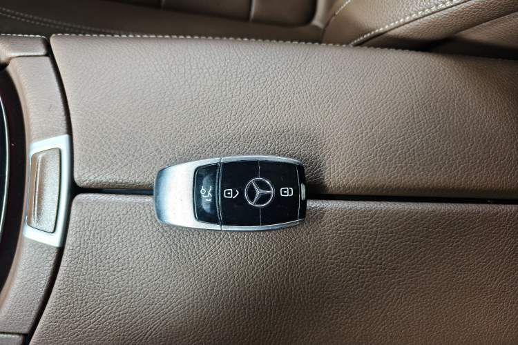 Used Mercedes-Benz E-Class 2019 E 200 L Sport Edition Vehicle Key