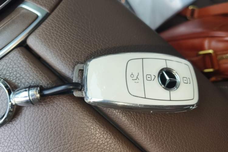 Used Mercedes-Benz E-Class 2019 E 200 Sport Edition Vehicle Key