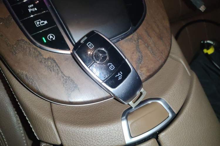 Used Mercedes-Benz E-Class 2019 E 260 L Vehicle Key