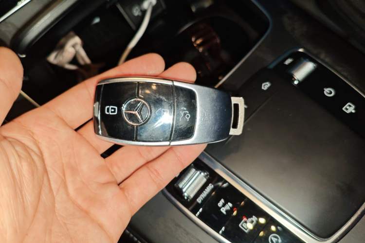 Used Mercedes-Benz E-Class 2019 Restyled E 300 L Sport Luxury Edition Vehicle Key