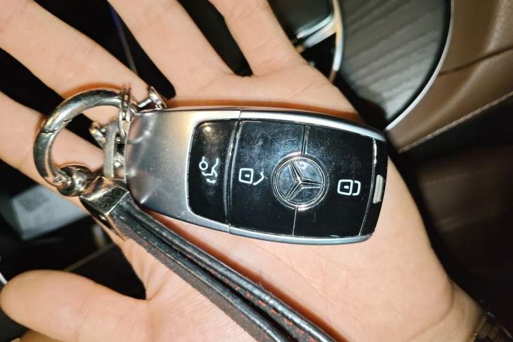 Used Mercedes-Benz E-Class 2019 Restyled E 300 L Sporty and Stylish Edition Vehicle Key