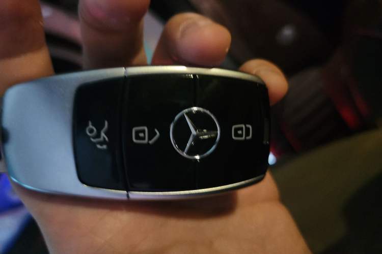 Used Mercedes-Benz E-Class 2019 Restyled E 300 L Sporty and Stylish Edition Vehicle Key