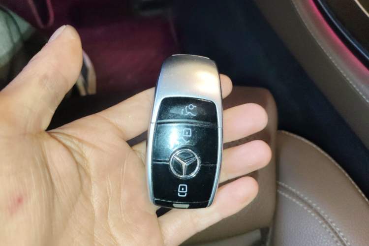 Used Mercedes-Benz E-Class 2019 E 260 L Sport 4MATIC Vehicle Key
