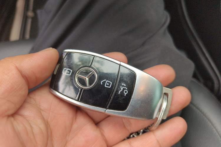 Used Mercedes-Benz E-Class 2019 E 200 L Sport Edition Vehicle Key