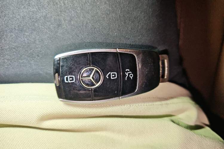Used Mercedes-Benz E-Class 2019 E 260 Sport Edition Vehicle Key