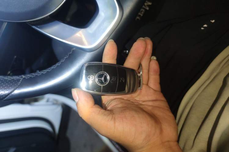 Used Mercedes-Benz E-Class 2019 E 260 L Sport 4MATIC Vehicle Key
