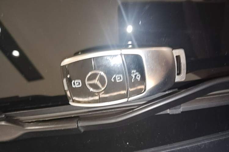 Used Mercedes-Benz E-Class 2019 Restyled E 300 L Sporty and Stylish Edition Vehicle Key