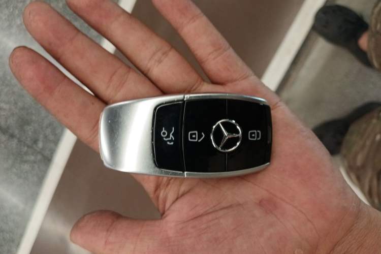 Used Mercedes-Benz E-Class 2019 Restyled E 300 L Sport Luxury Edition Vehicle Key