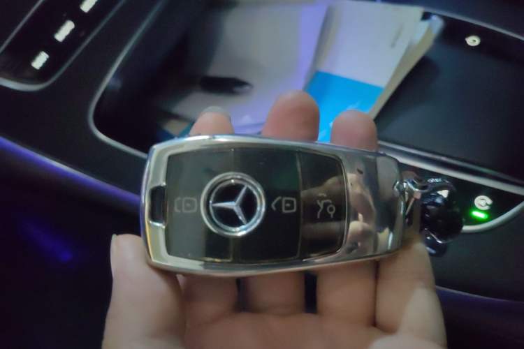 Used Mercedes-Benz E-Class 2019 Facelifted E 300 L Stylish Version Vehicle Key
