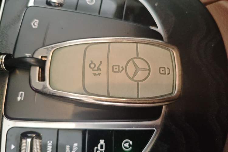 Used Mercedes-Benz E-Class 2019 E 260 L Sport Edition Vehicle Key