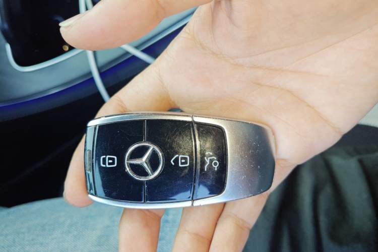 Used Mercedes-Benz E-Class 2019 E 260 Sport Edition Vehicle Key