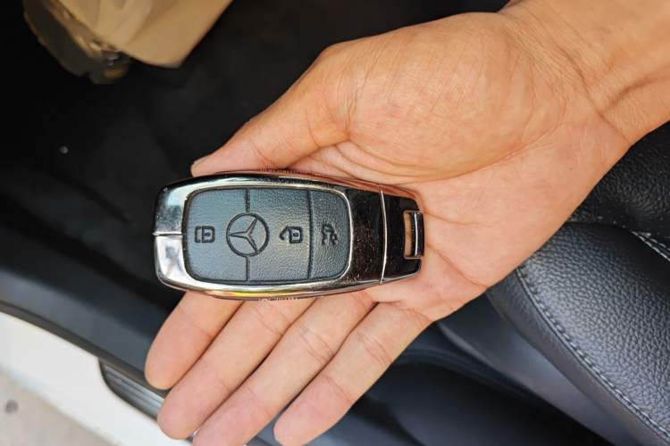 Used Mercedes-Benz E-Class 2019 E 260 Sport Edition Vehicle Key