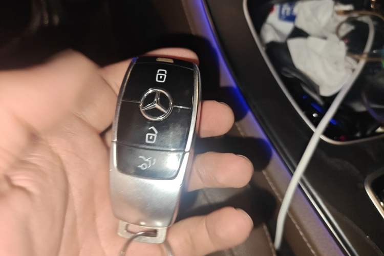 Used Mercedes-Benz E-Class 2019 Restyled E 300 L Sporty and Stylish Edition Vehicle Key