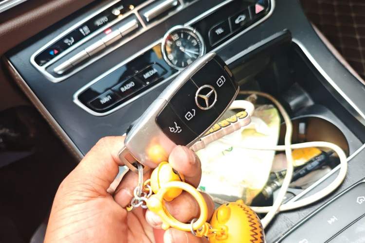 Used Mercedes-Benz E-Class 2019 E 300 L Sporty and Stylish Model Vehicle Key