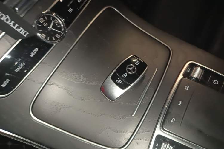 Used Mercedes-Benz E-Class 2019 E 200 L Sport Edition Vehicle Key